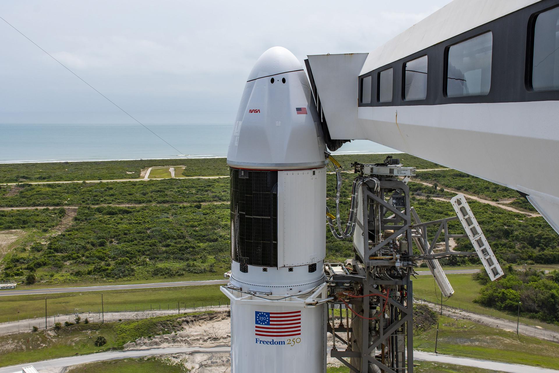 SpaceX Dragon Counts Down to Launch and Resupply Station