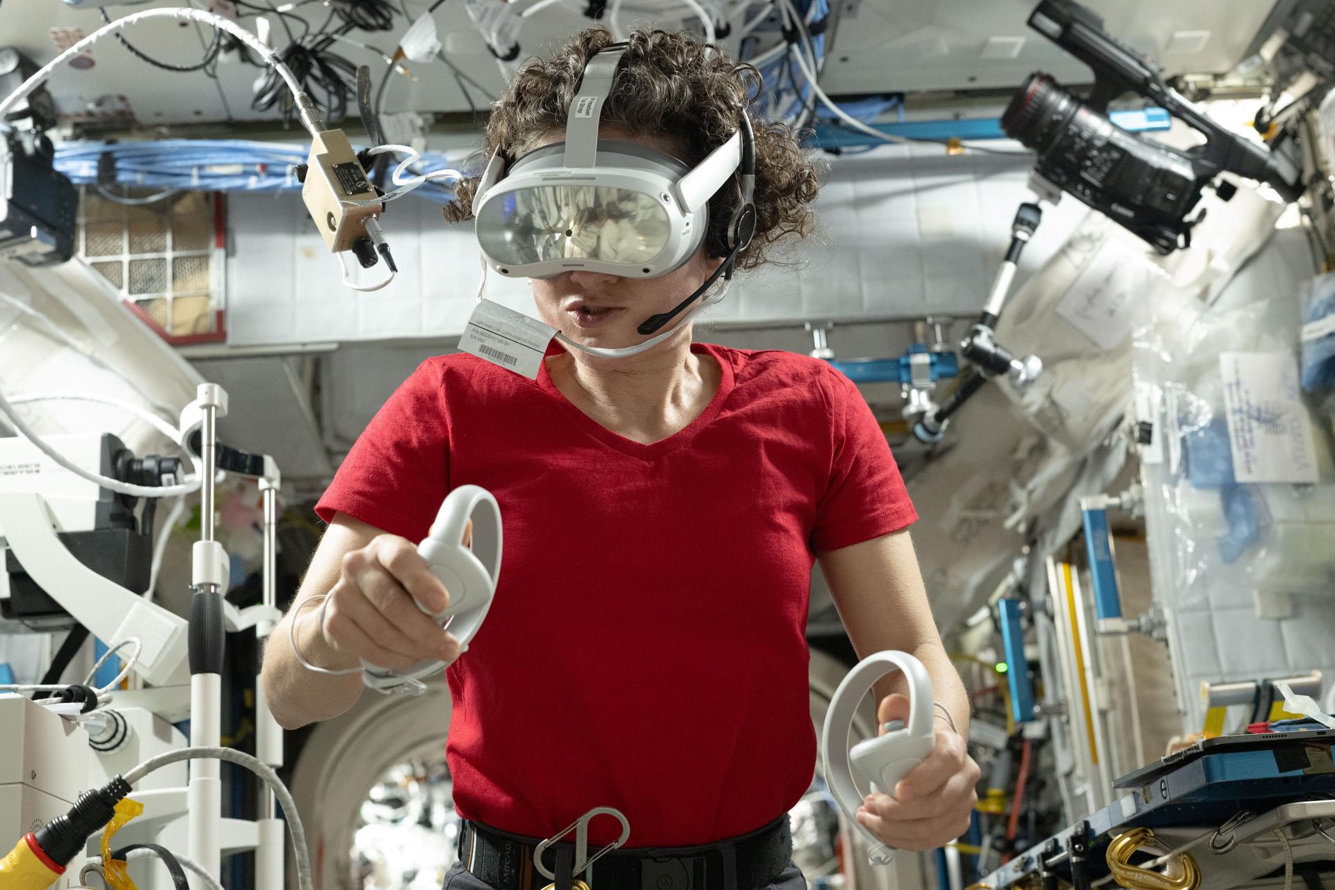 Crew Ends Week with Spacesuit Checks and Science, Lab Hardware Maintenance