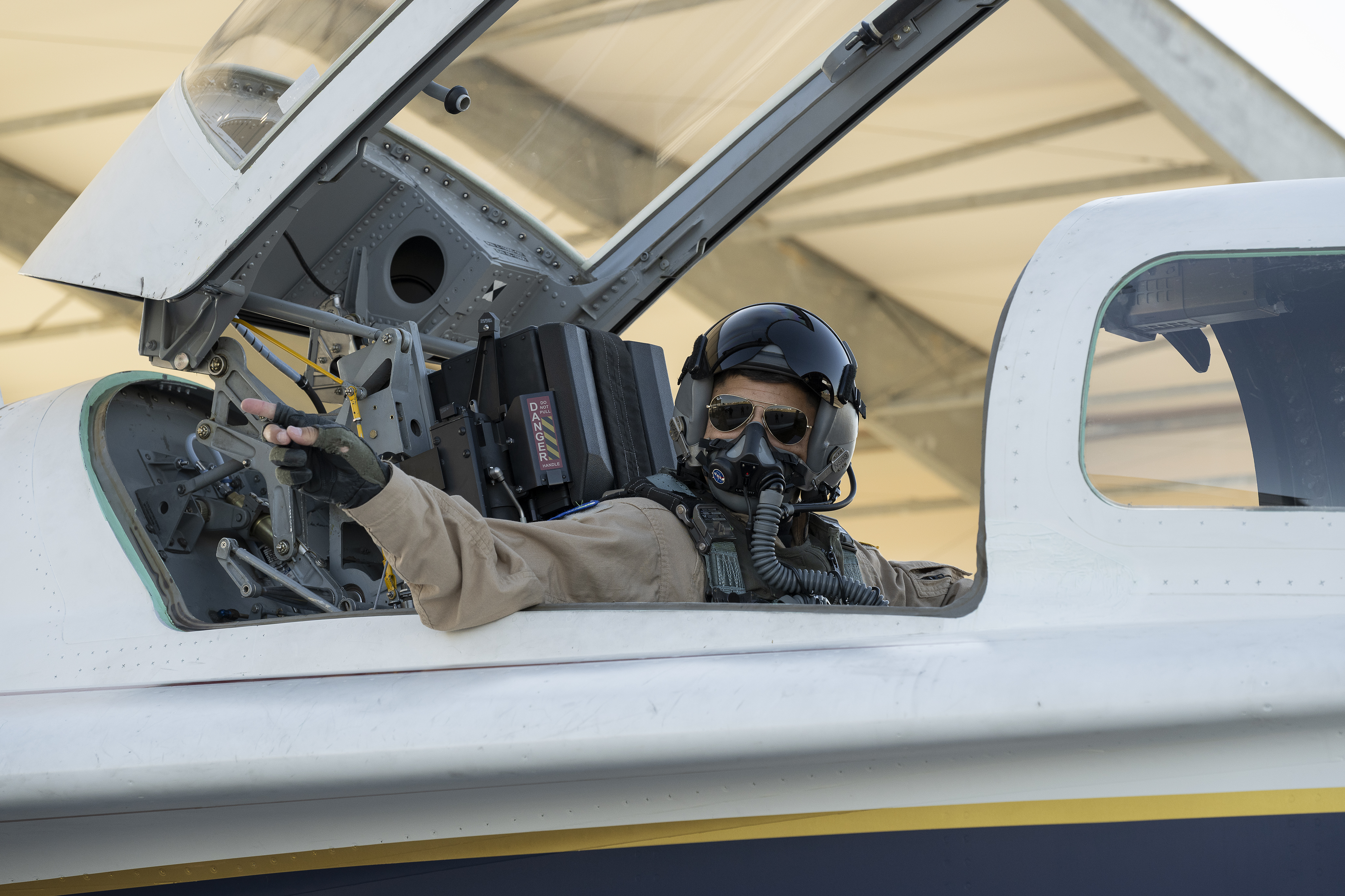 NASA’s Mike Lippert Takes Controls of X-59 for First Time 