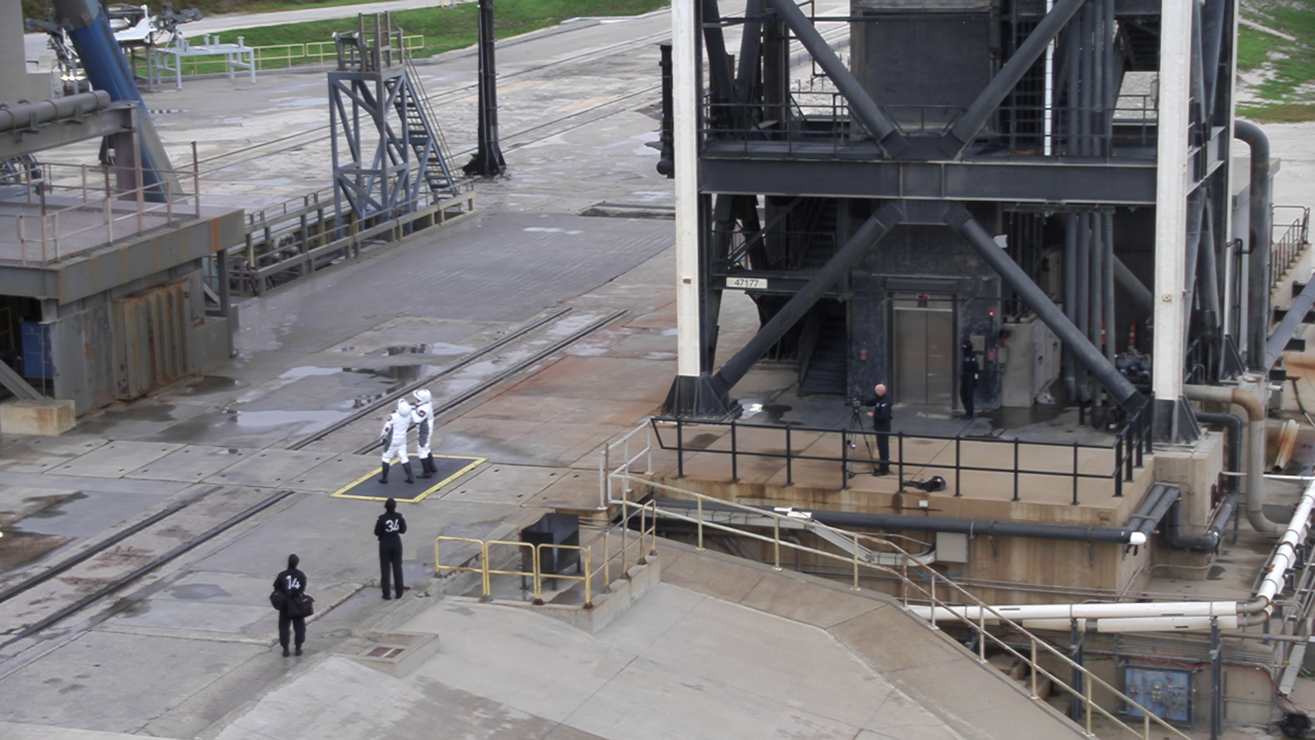 NASA’s SpaceX Crew-13 Flight Crew Arrive at Launch Pad